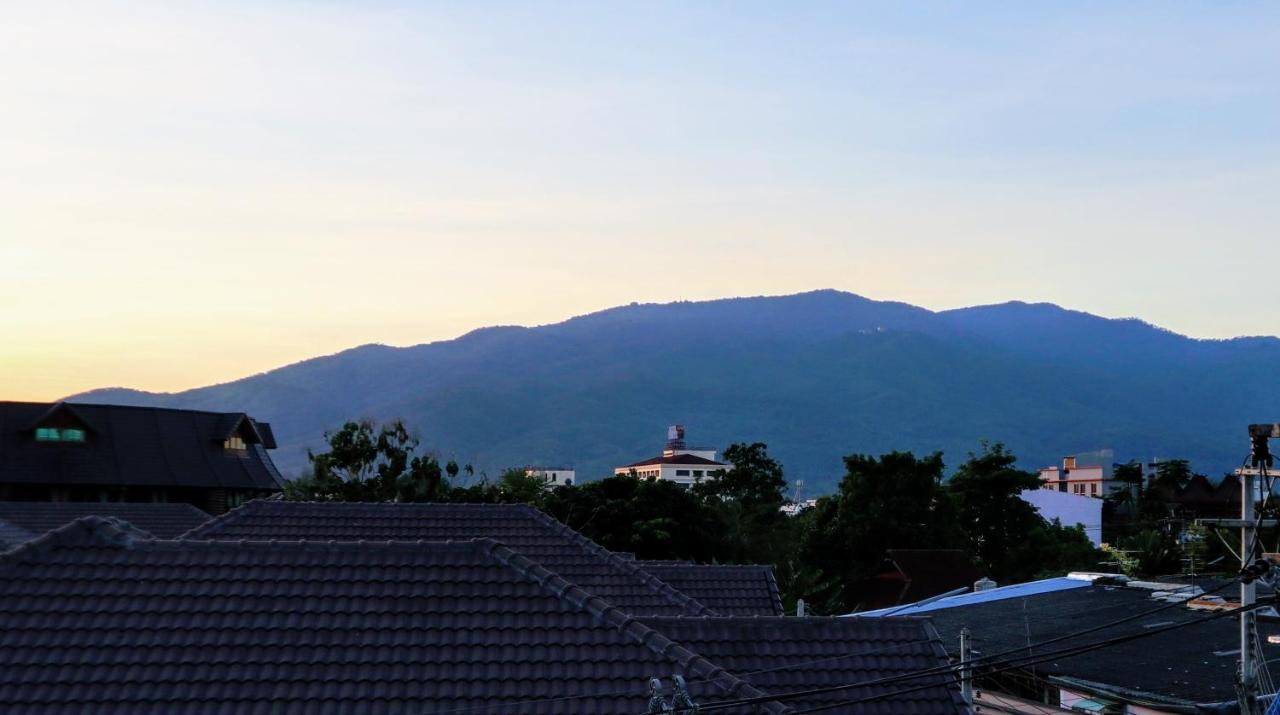 Modern Townhome At The Old City Chiang Mai Exterior foto